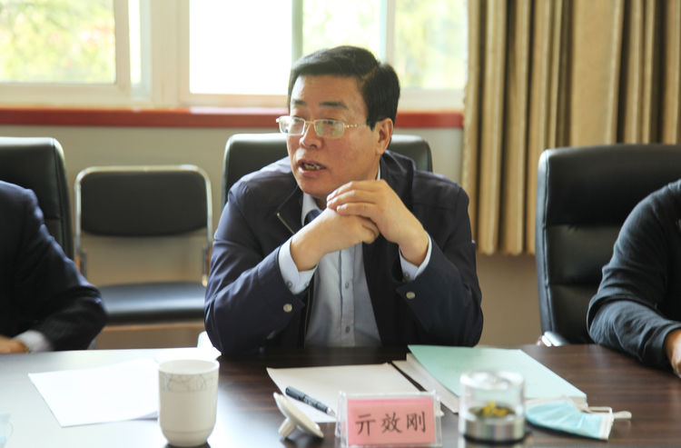 “氣力輸送連續供料關鍵設備”科(kē)技成果評價會在章丘香蕉影视隆重舉行 “氣力輸送連續供(gòng)料關鍵設備”科技成果評價會(huì)在章丘香蕉影视隆重舉行