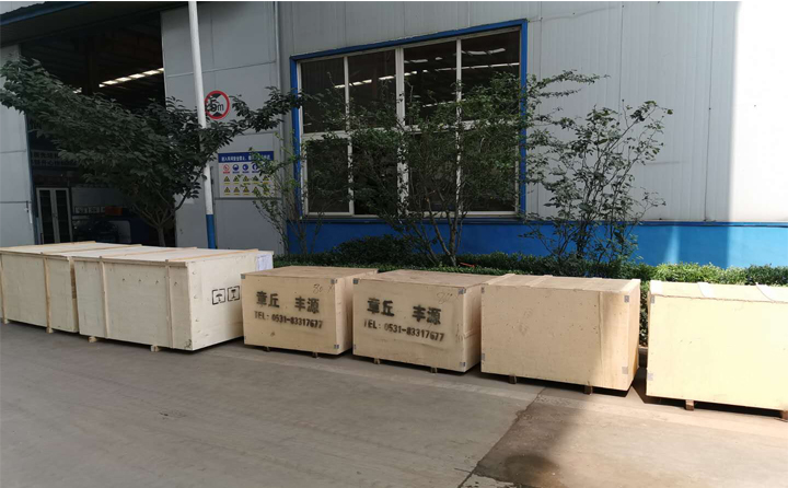 打包封箱等待發(fā)貨的羅(luó)茨風機 打(dǎ)包封箱等待發貨(huò)的羅(luó)茨風機
