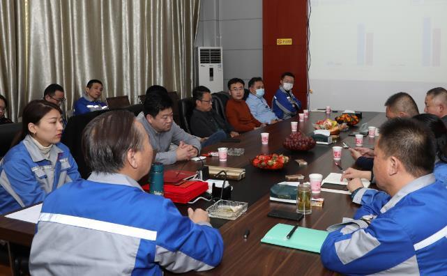 營銷部盧玉麗部長進行2022年年度銷(xiāo)售及售後工作匯報 營銷(xiāo)部盧(lú)玉麗部(bù)長進行2022年年度銷售及售(shòu)後(hòu)工作匯報