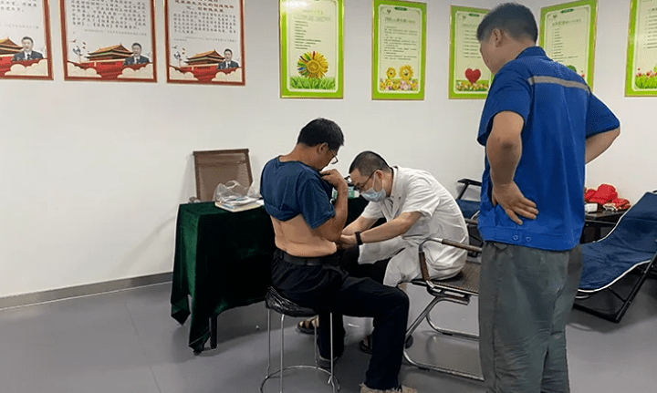 伏貼惠工——熱烈(liè)歡迎區人民醫院走進(jìn)章丘香蕉影视 伏貼惠工——熱烈歡迎區人民醫院(yuàn)走進(jìn)章丘香蕉影视